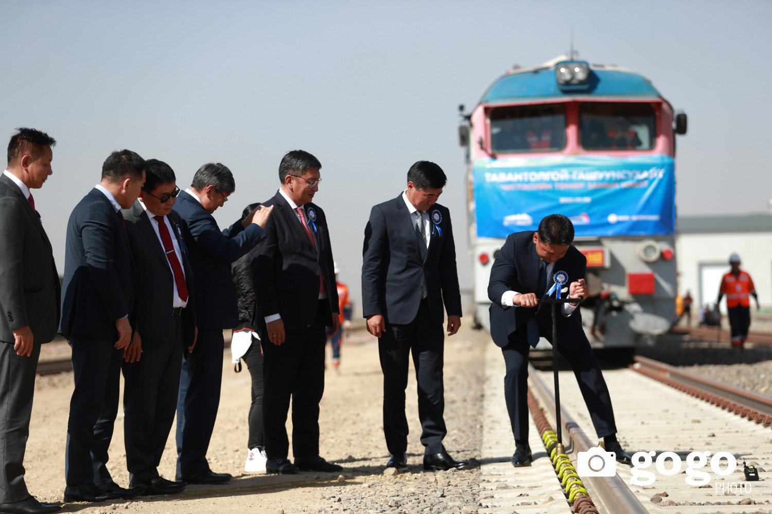 Тавантолгой-Гашуунсухайт чиглэлд Монгол Улсын анхны нэгдүгээр зэрэглэлийн, уулзваргүй, хүнд даацын төмөр зам ашиглалтад оров. 2022.09.09. Өмнөговь аймгийн Цогтцэций сум. 